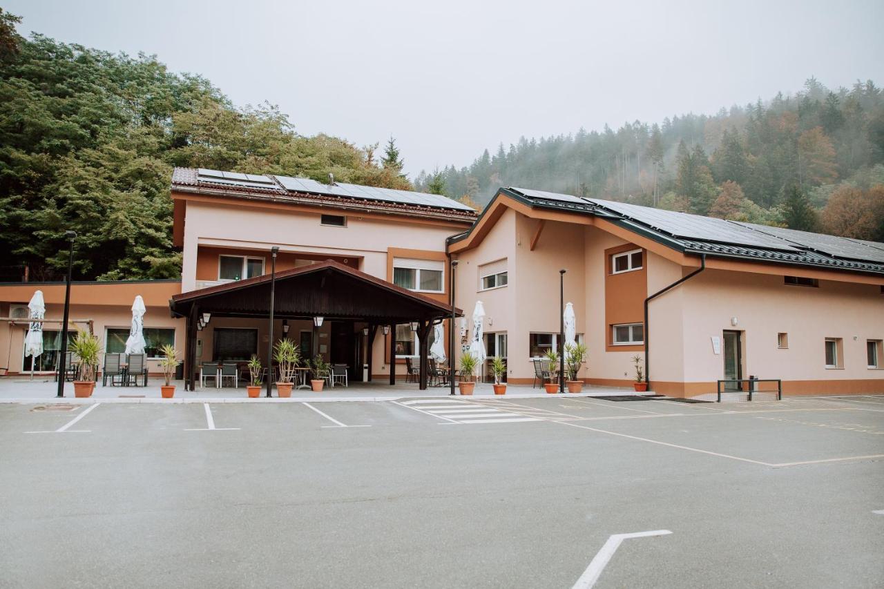 Hotel Gostisce Krivograd Prevalje Zewnętrze zdjęcie