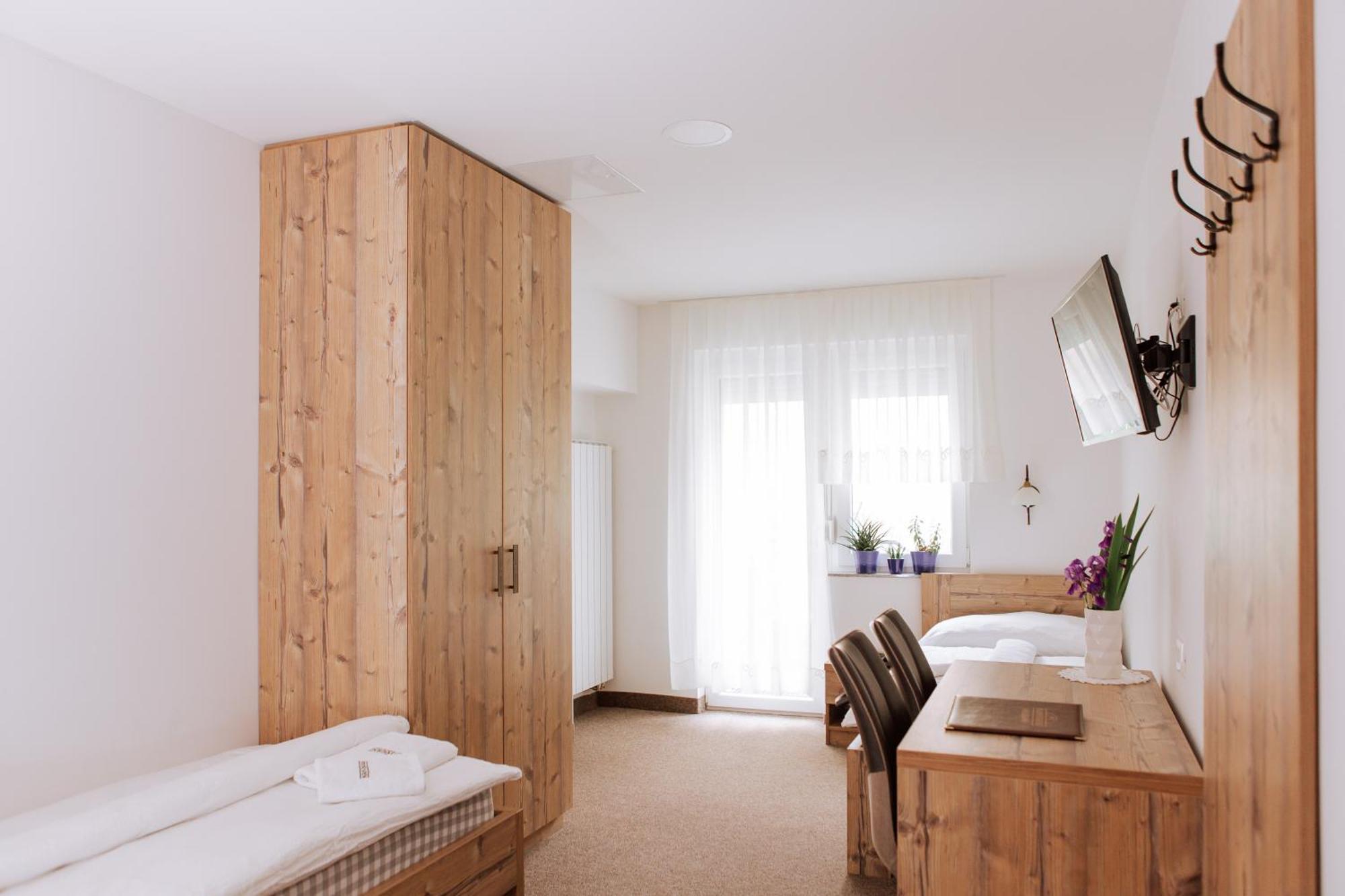 Hotel Gostisce Krivograd Prevalje Pokój zdjęcie