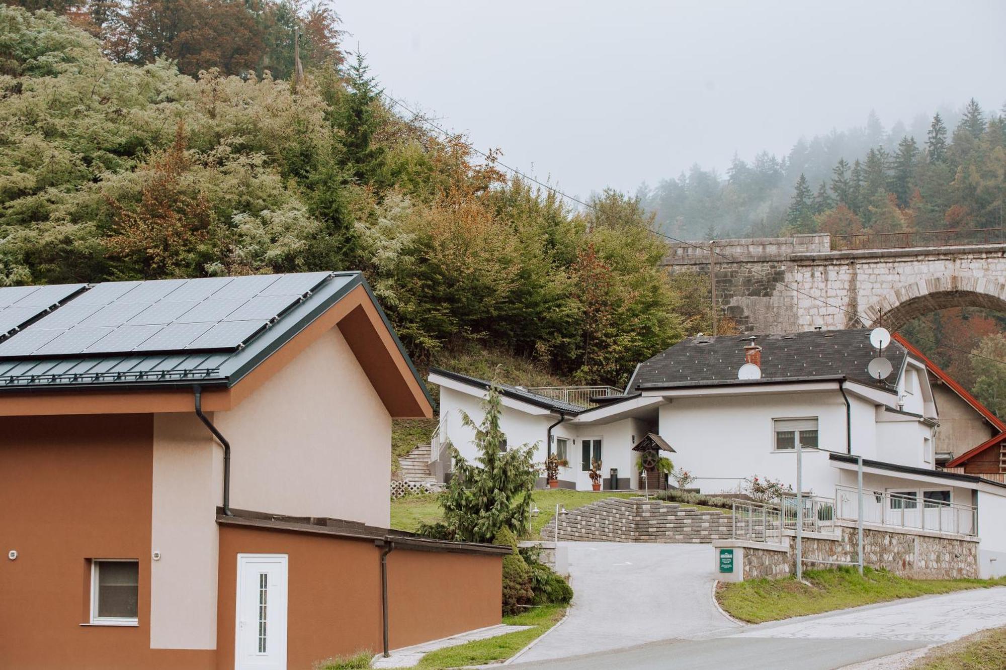 Hotel Gostisce Krivograd Prevalje Zewnętrze zdjęcie